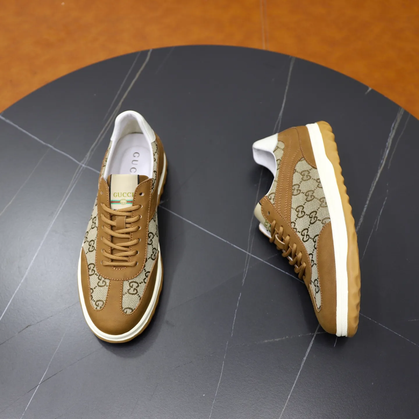 Men's shoes: 440💰🙅‍♂️🙅‍♂️🙅‍♂️ Brand: GUCCI Standard code: 38–44 (45 can be customized) Grade: Same as the official website Material: Original cowhide fabric Comfortable pigskin lining Lightweight wear-resistant outsole Style category: Men's fashionable casual shoes and boots Running sneakers Distinguished luxury brand elements Top luxury Color: actual picture color